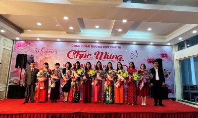Trường THPT Chuyên tổ chức Toạ đàm  Kỷ niệm 92 năm ngày thành lập Hội liên hiệp phụ nữ Việt Nam