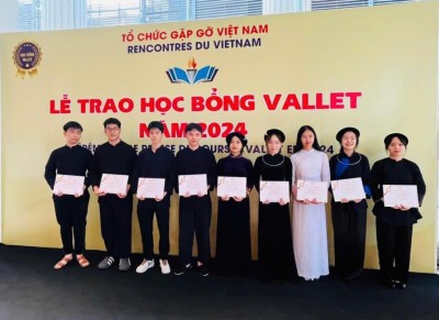 15 học sinh Cao Bằng được nhận học bổng Vallet năm 2024