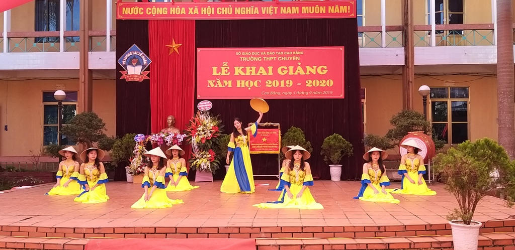 Lễ Khai giảng năm học 2019 - 2020 trường THPT Chuyên tỉnh Cao Bằng