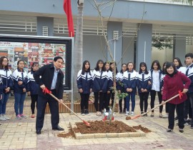 Lễ trồng cây lưu niệm của lãnh đạo tỉnh kỷ niệm thành lập trường 10-11-2016