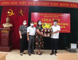 Chia tay đồng chí Nguyễn Thị Hoàn nghỉ hưu theo chế độ