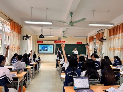 Đổi mới Sinh hoạt chuyên môn theo hướng Nghiên cứu bài học phát huy hiệu quả ứng dụng AI trong dạy học Địa lí